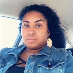 Meet your Posher, Traci